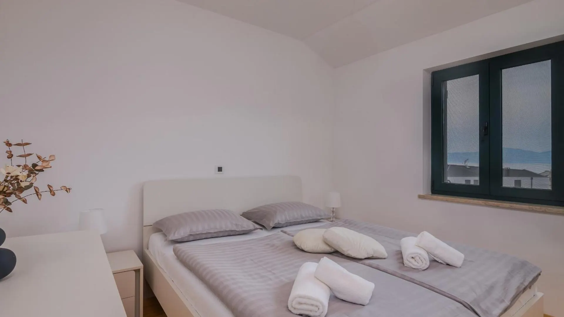 Apartments By The Sea Turcic, Krk - 23084 Malinska