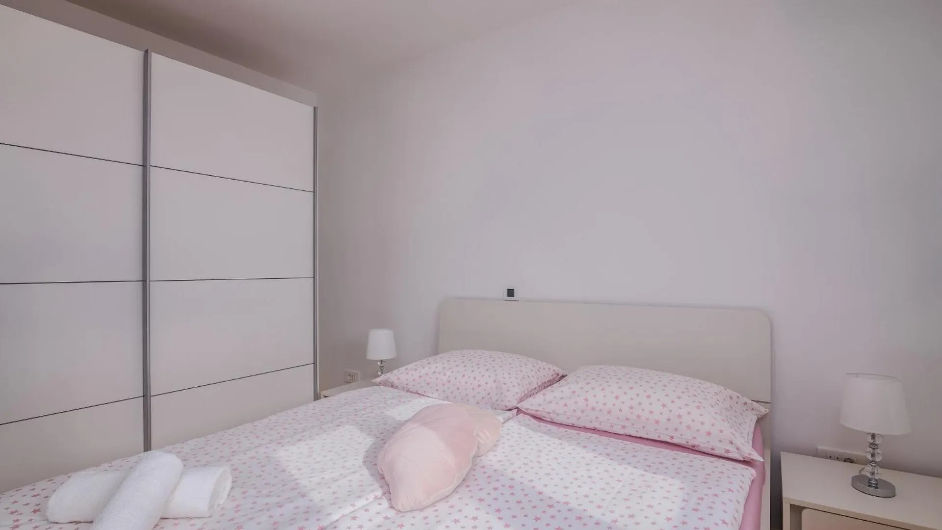 Apartments By The Sea Turcic, Krk - 23084 Malinska